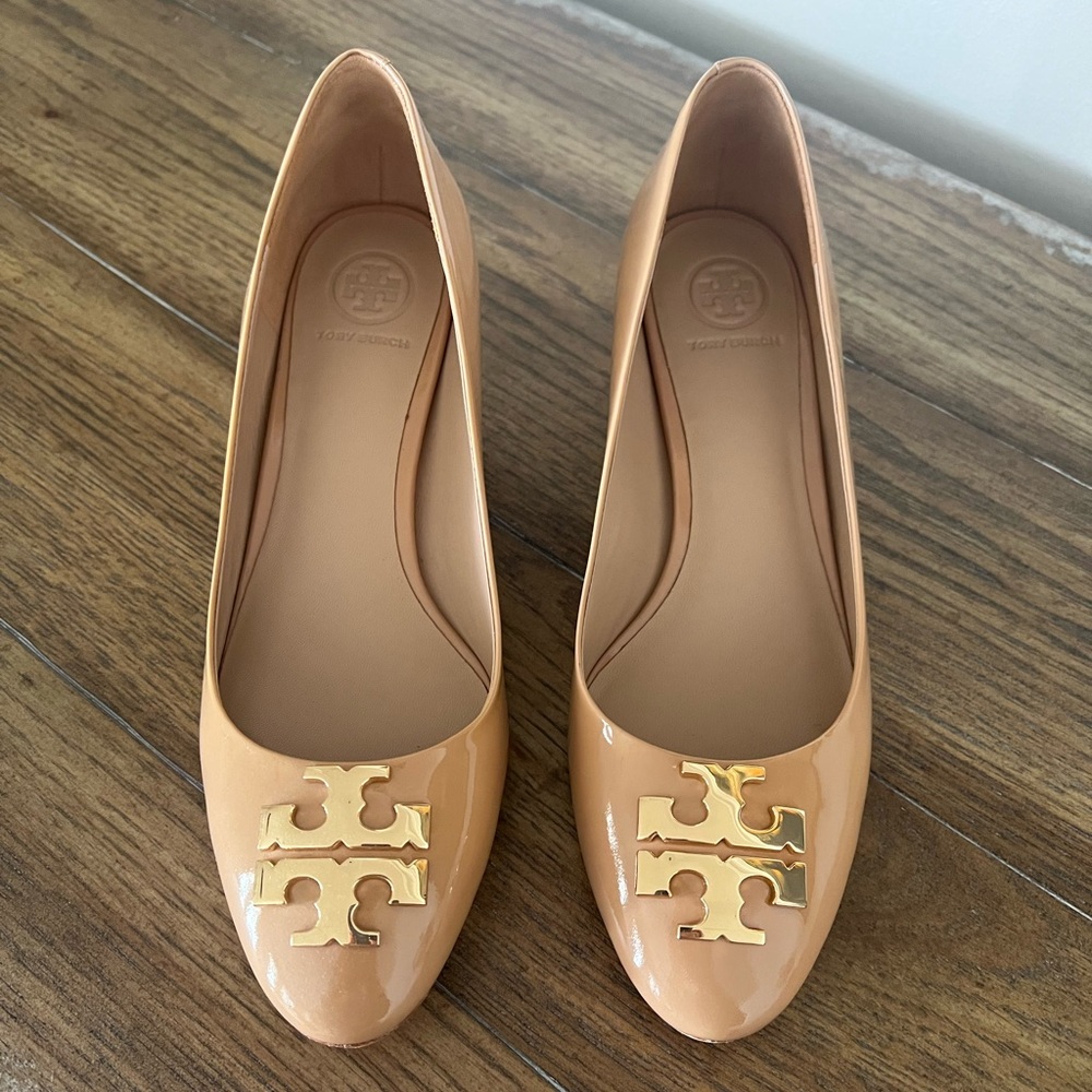 Women’s Tory Burch pump